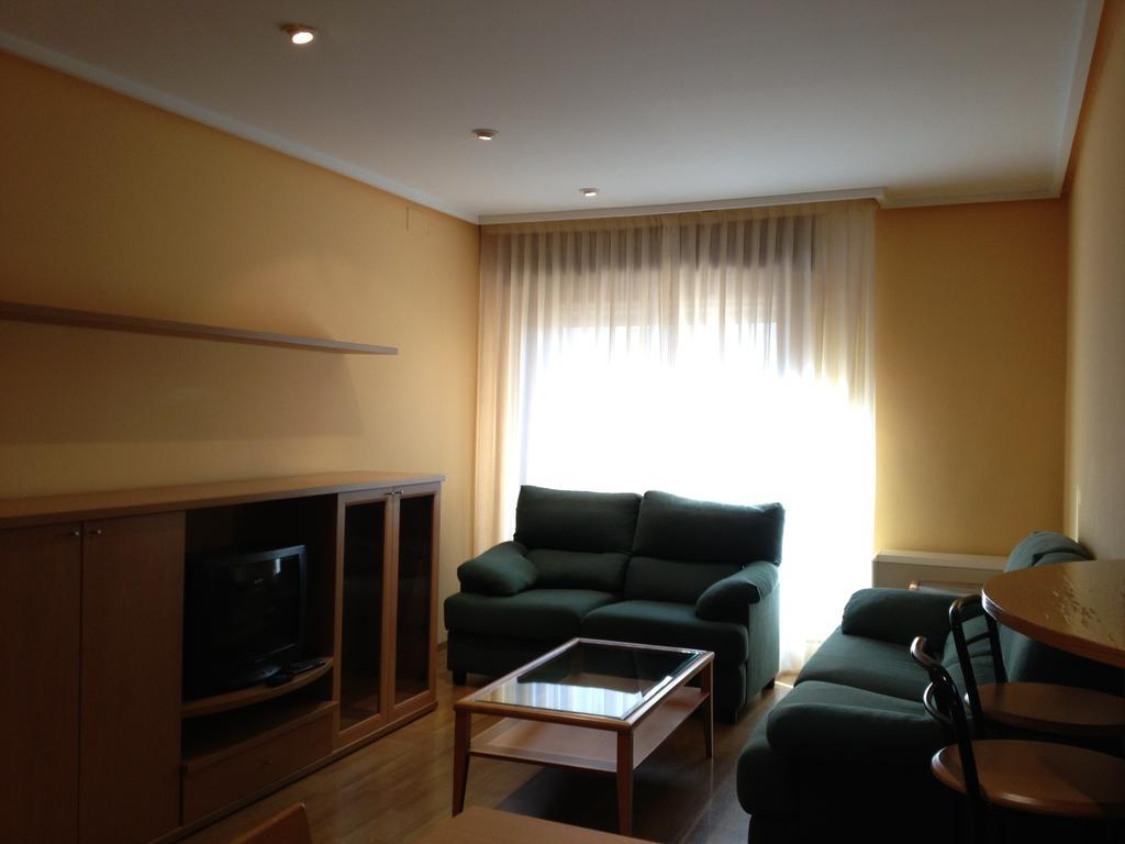Apartamentos Turisticos Puerta De Leon Phòng bức ảnh