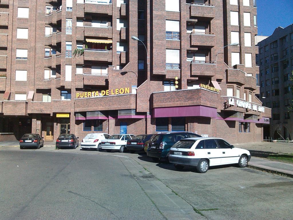 Apartamentos Turisticos Puerta De Leon Phòng bức ảnh