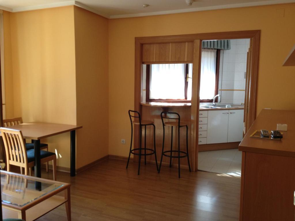 Apartamentos Turisticos Puerta De Leon Ngoại thất bức ảnh