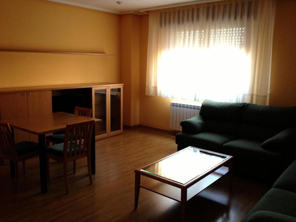 Apartamentos Turisticos Puerta De Leon Phòng bức ảnh