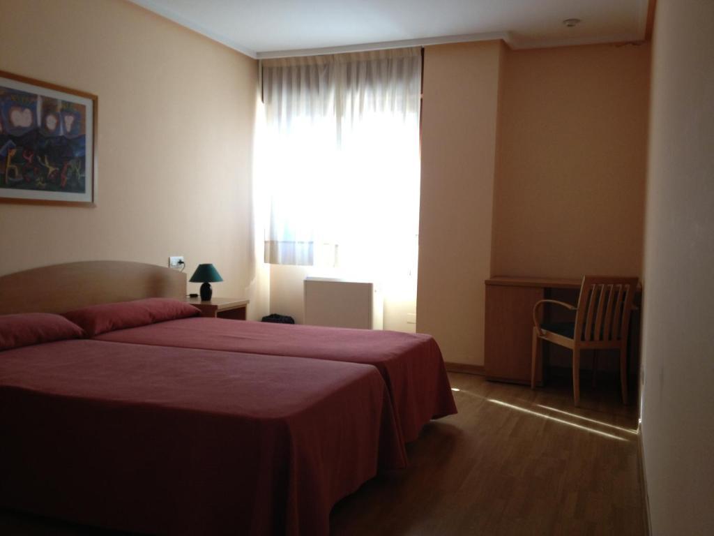 Apartamentos Turisticos Puerta De Leon Phòng bức ảnh