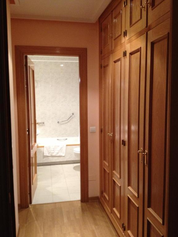 Apartamentos Turisticos Puerta De Leon Phòng bức ảnh